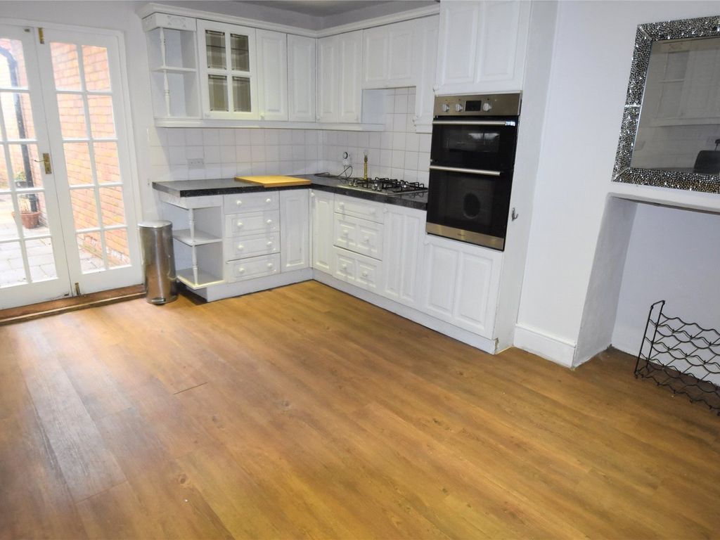 4 bed terraced house to rent in High Street, Eton, Windsor, Berkshire