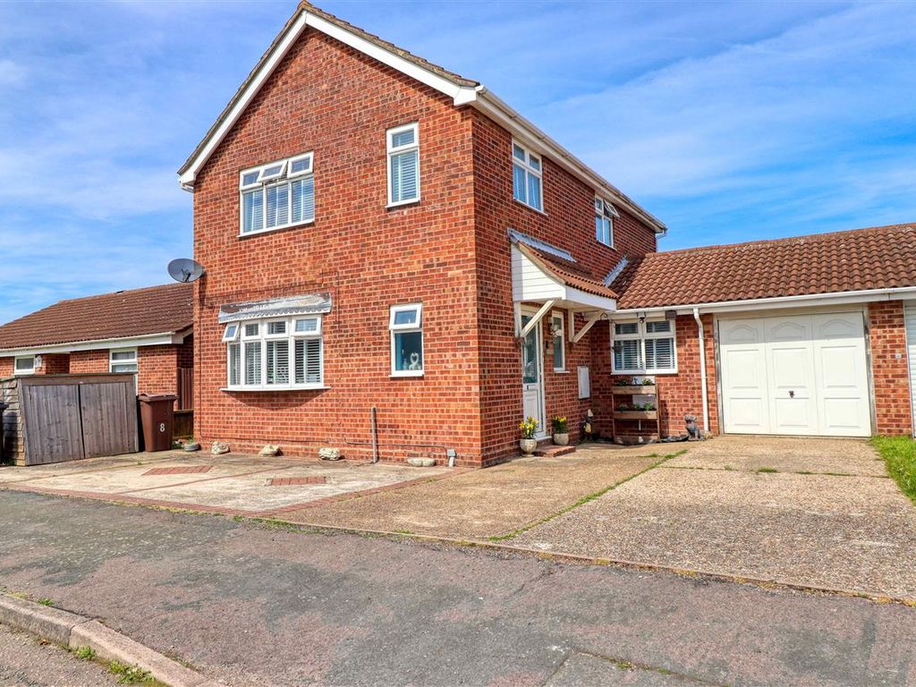 5 bed detached house for sale in Dorking Crescent, ClactonOnSea CO16