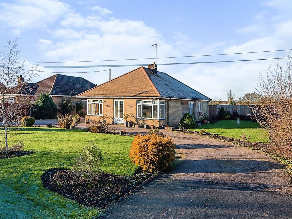 3 bed detached bungalow for sale in Leverington Common, Leverington