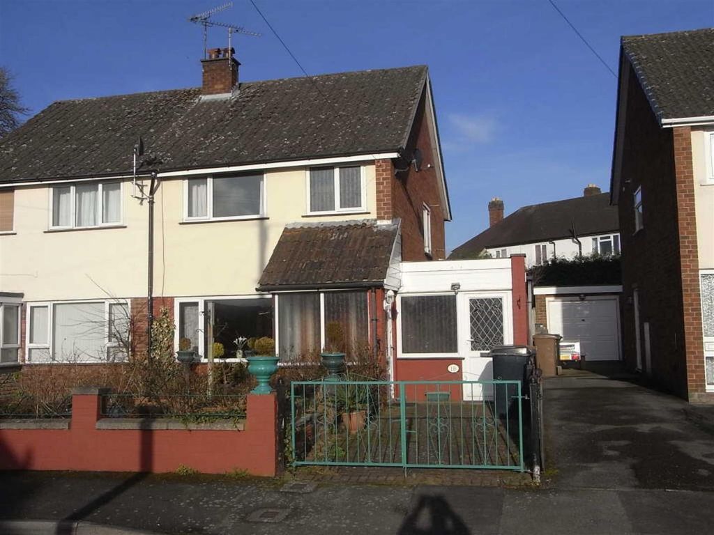 3 bed semidetached house to rent in Powis Avenue, Oswestry SY11, £795