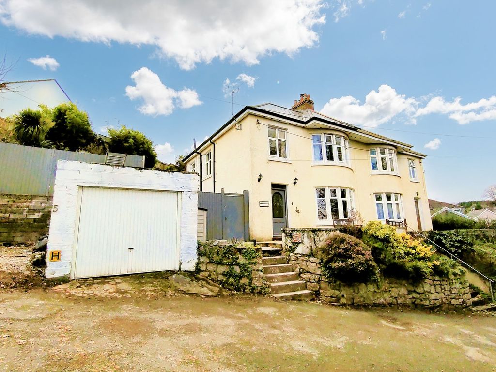 3 bed semidetached house for sale in Highland Park, Penryn TR10, £