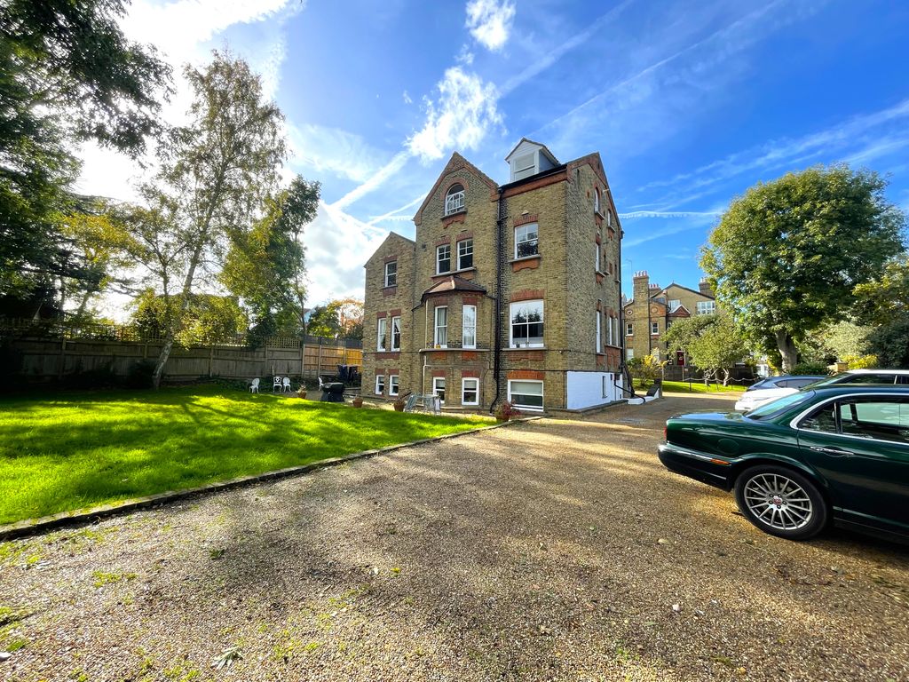 2 bed flat for sale in Kings Road, Richmond TW10 Zoopla