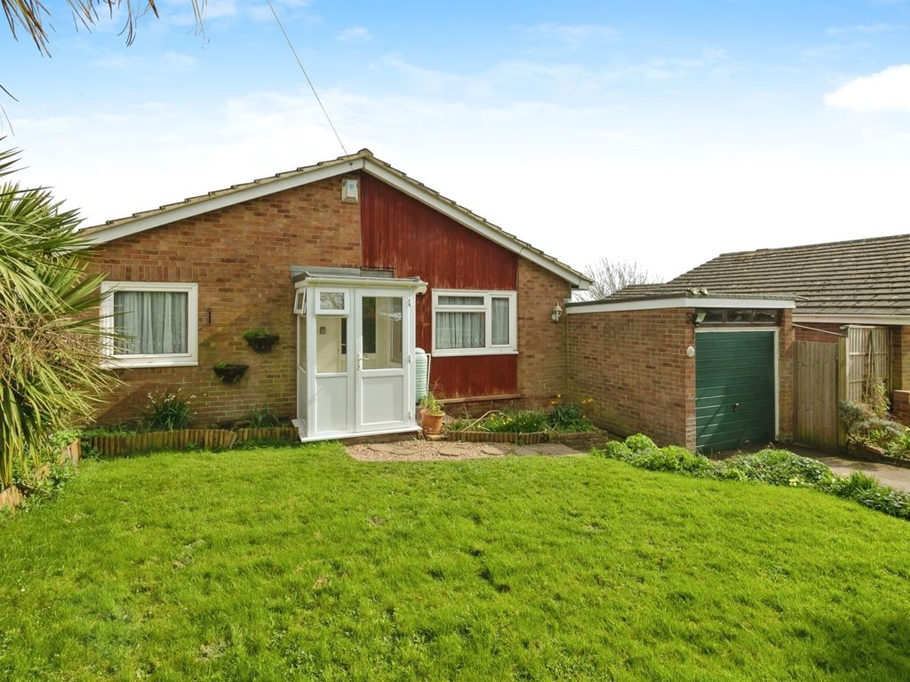3 bed detached bungalow for sale in Pine Avenue, Hastings TN34, £260,000 Zoopla