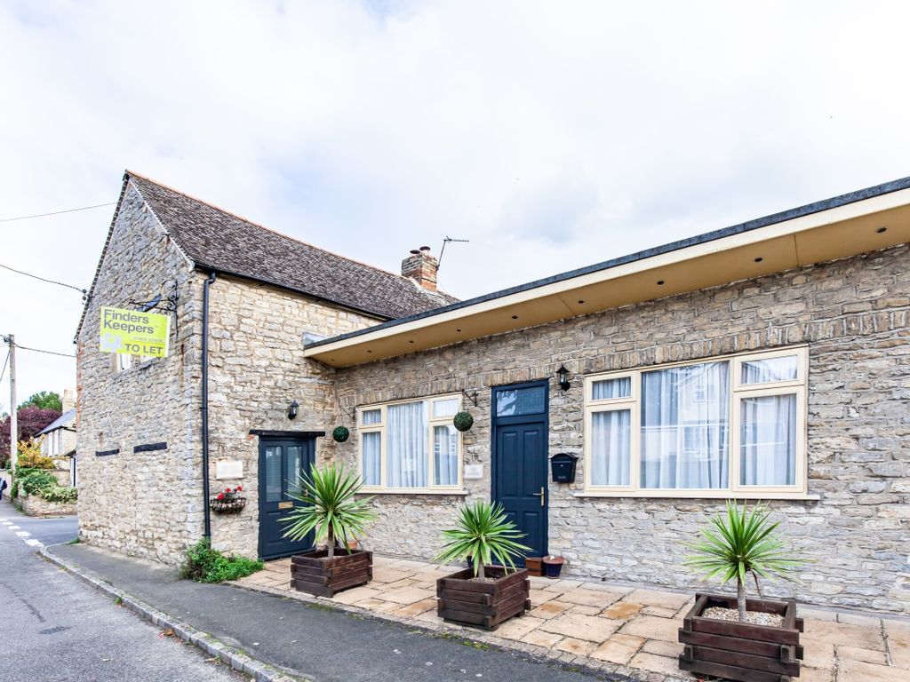 1 bed flat to rent in Merton Road, Ambrosden, Bicester OX25, £875 pcm Zoopla
