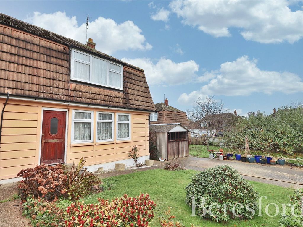 3 bed end terrace house for sale in Rutland Road, Chelmsford CM1, £