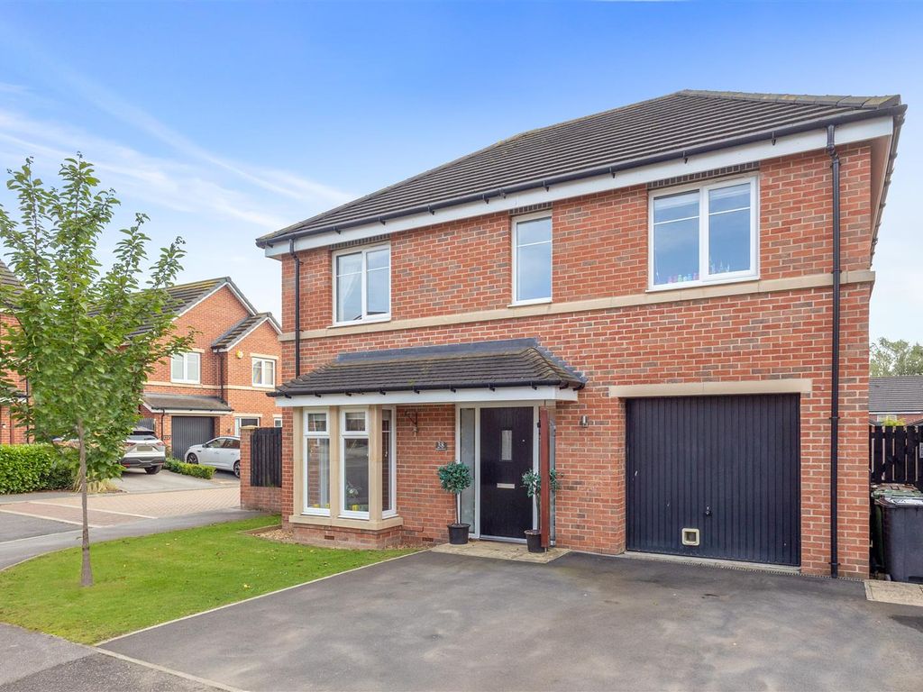 4 bed detached house for sale in Mayfair Mount, Crossgates, Leeds LS15, £455,000 Zoopla