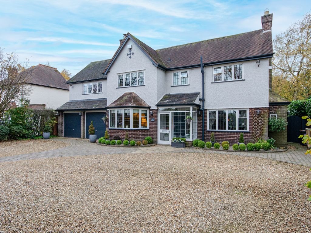 4-bed-detached-house-for-sale-in-sherifoot-lane-four-oaks-sutton