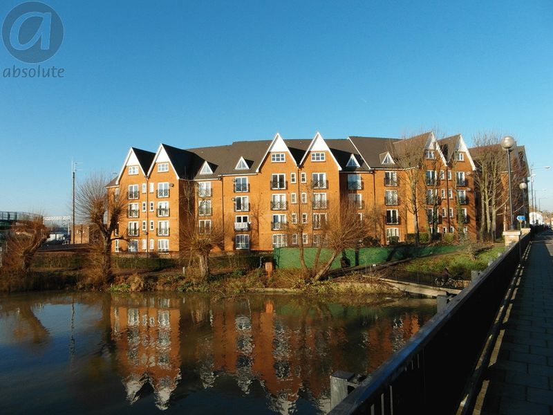 2 bed flat for sale in Crown Quay, Prebend Street, Bedford MK40, £185,000 Zoopla
