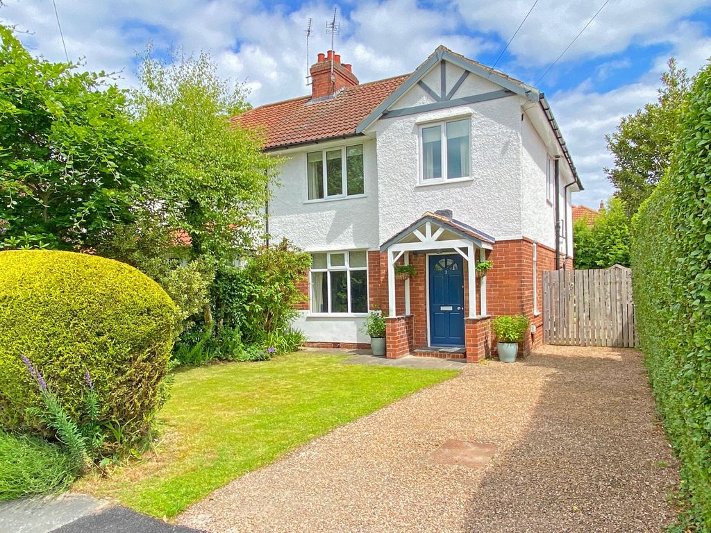 4 bed semidetached house for sale in St. Helens Road, Harrogate HG2