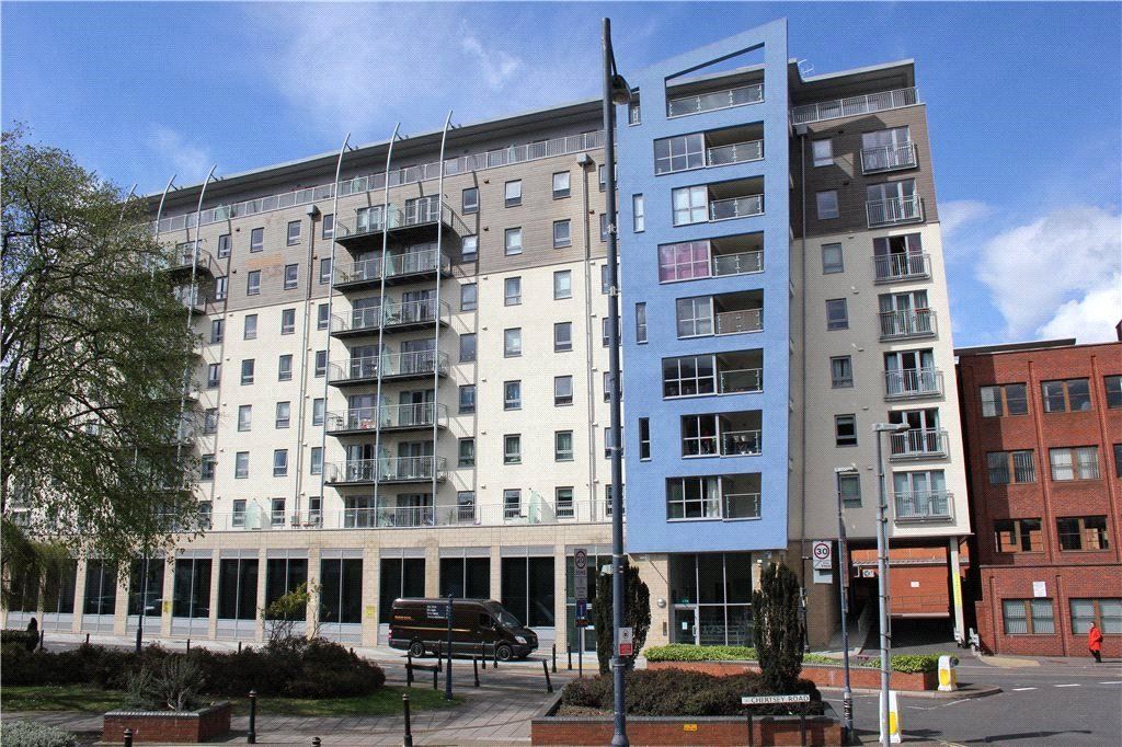 1 bed flat for sale in Woking, Surrey GU21 Zoopla