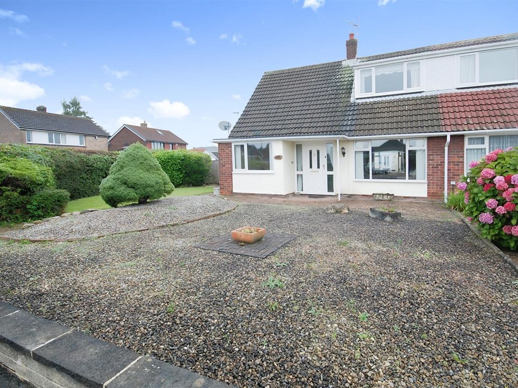 3 bed semidetached bungalow for sale in Springmead Drive, Garforth