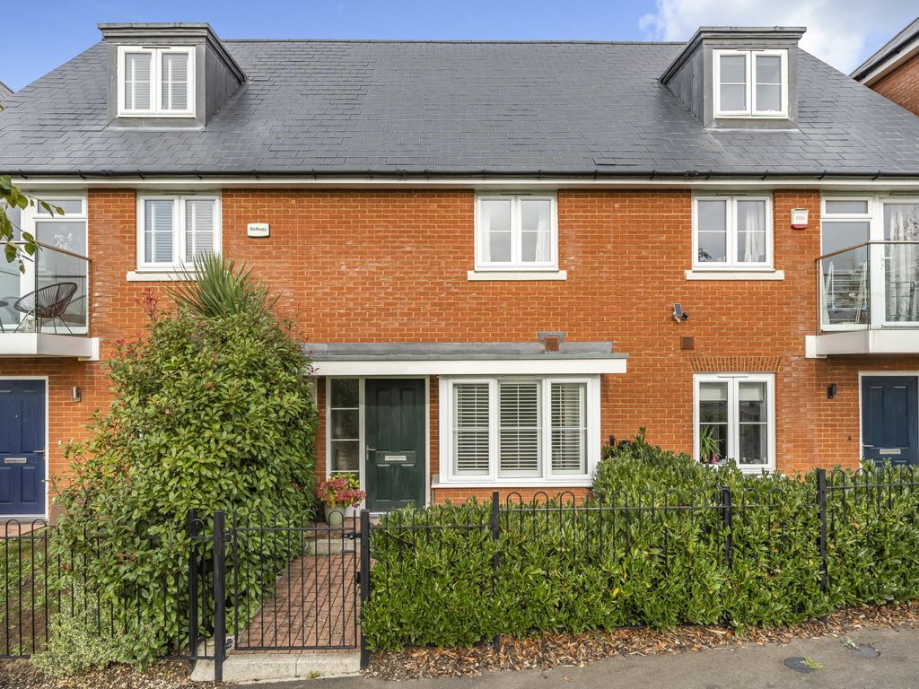 2 bed terraced house for sale in Farleigh Gardens, Wouldham, Rochester