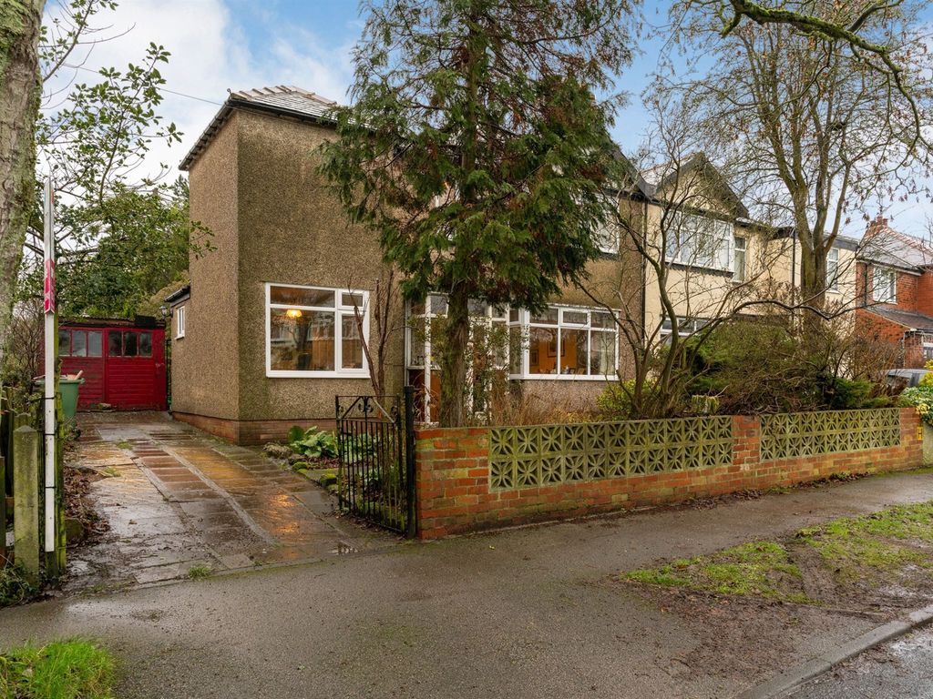 3 bed semidetached house for sale in Nook Road, Scholes, Leeds LS15