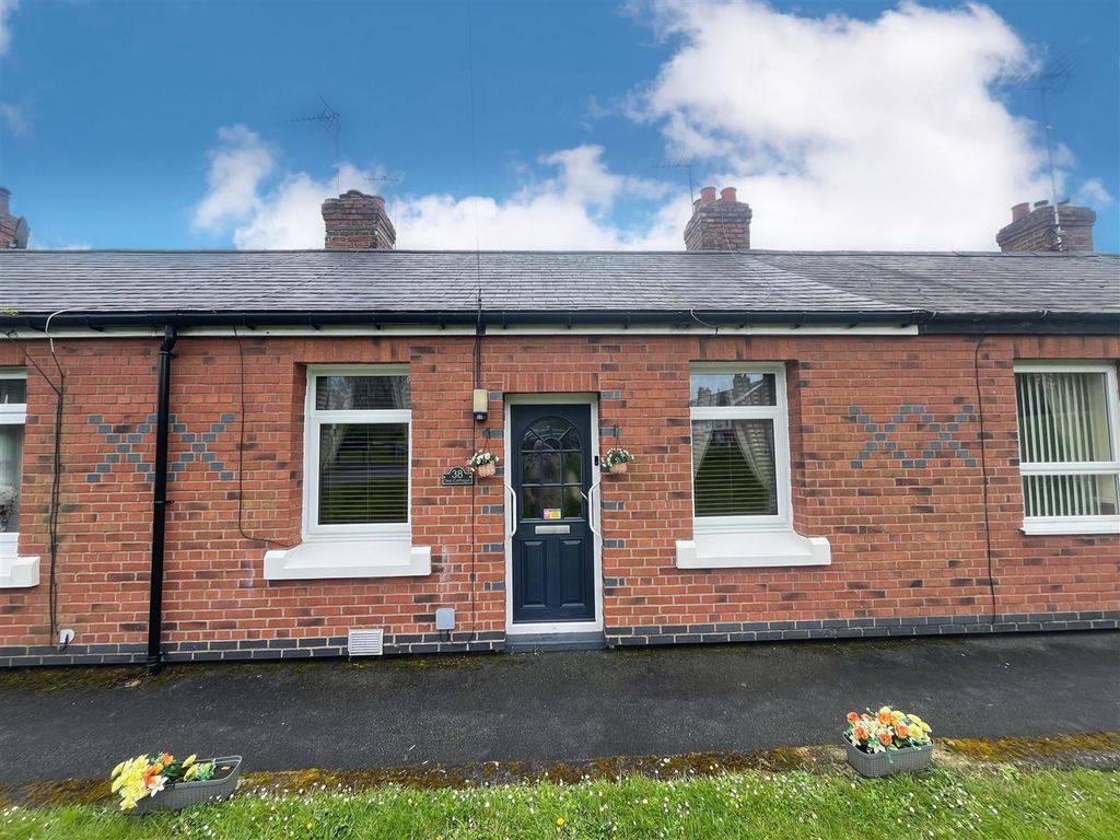 2 bed terraced bungalow for sale in Flint CH6, £125,000 Zoopla