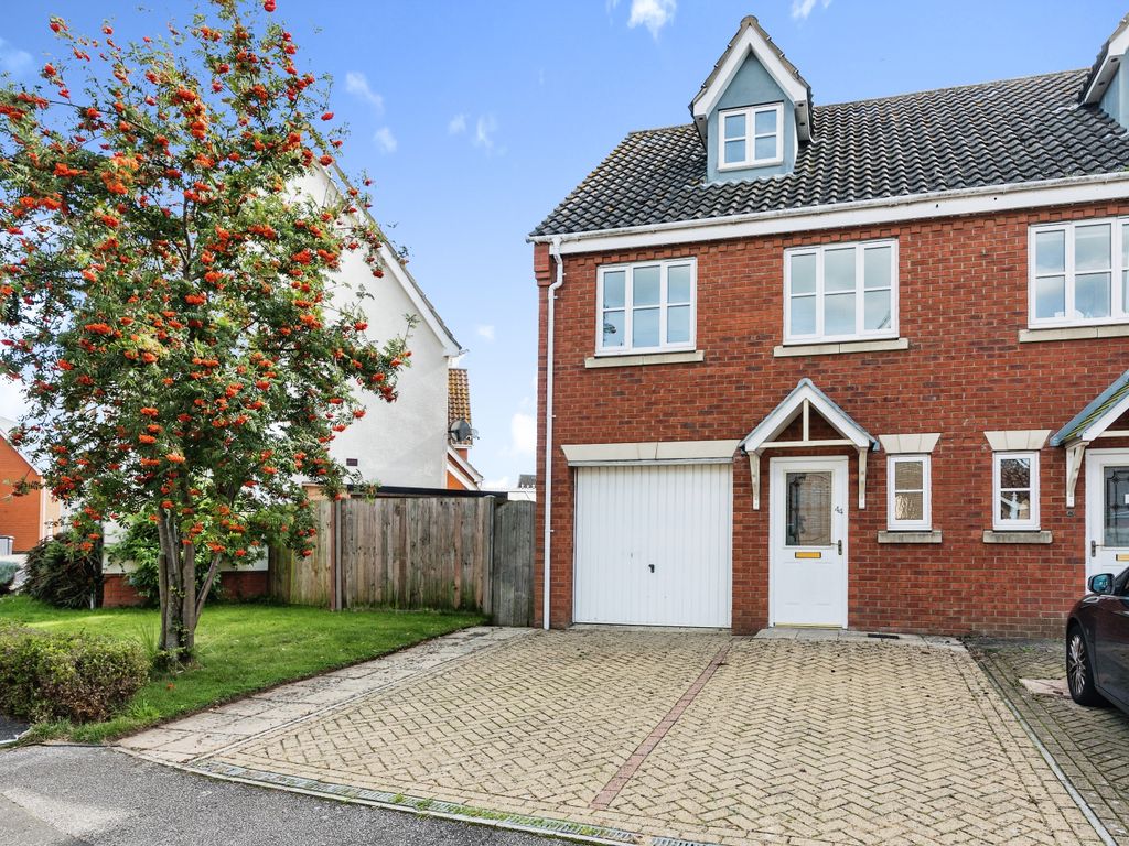 3 bed semidetached house for sale in Monarch Way, Carlton Colville, Lowestoft NR33, £270,000