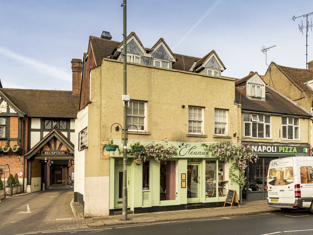 1 bed flat for sale in High Street, Hampton Wick, Kingston Upon Thames