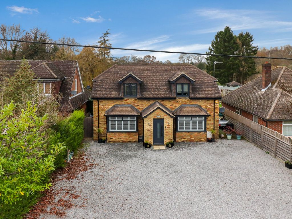 5 bed detached house for sale in Botley Lane, Chesham HP5, £1,150,000