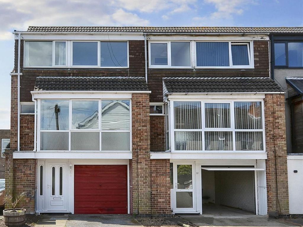 3 bed town house for sale in Warren Avenue, Stapleford, Nottingham NG9