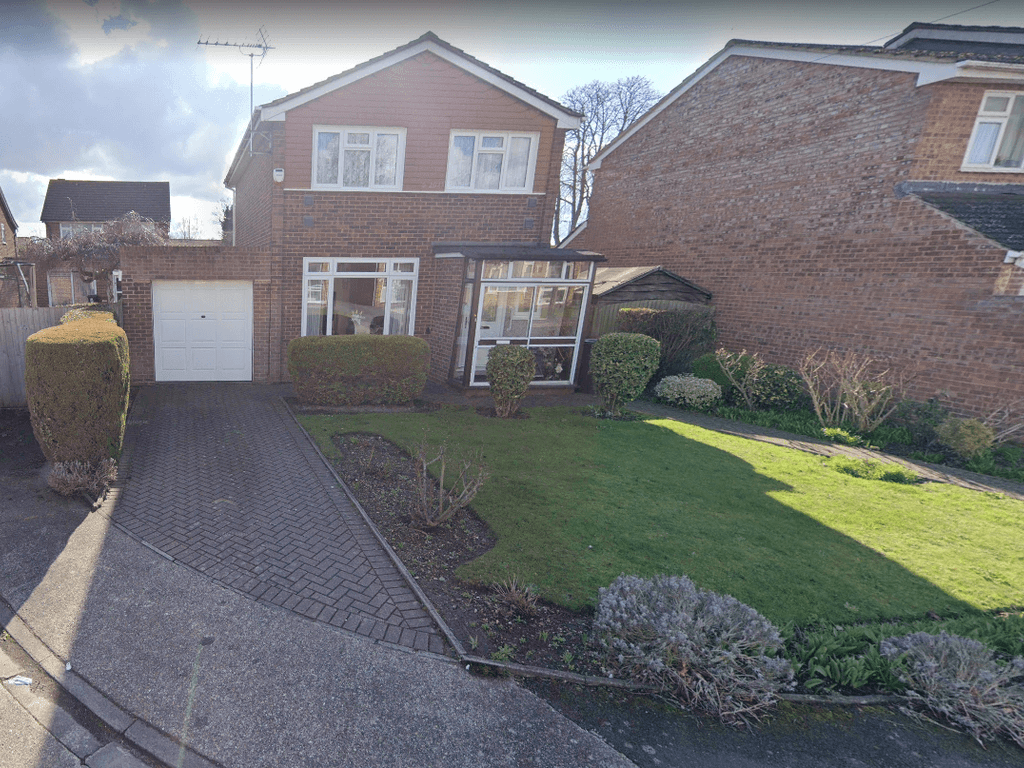 3 bed detached house for sale in Daventry Close, Colnbrook, Slough SL3