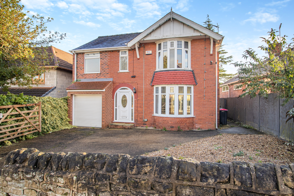 4 bed detached house for sale in Lidgett Lane, Sheffield S25, £270,000