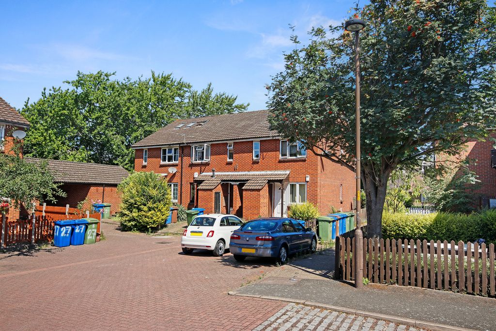 Lavender Road, London SE16  