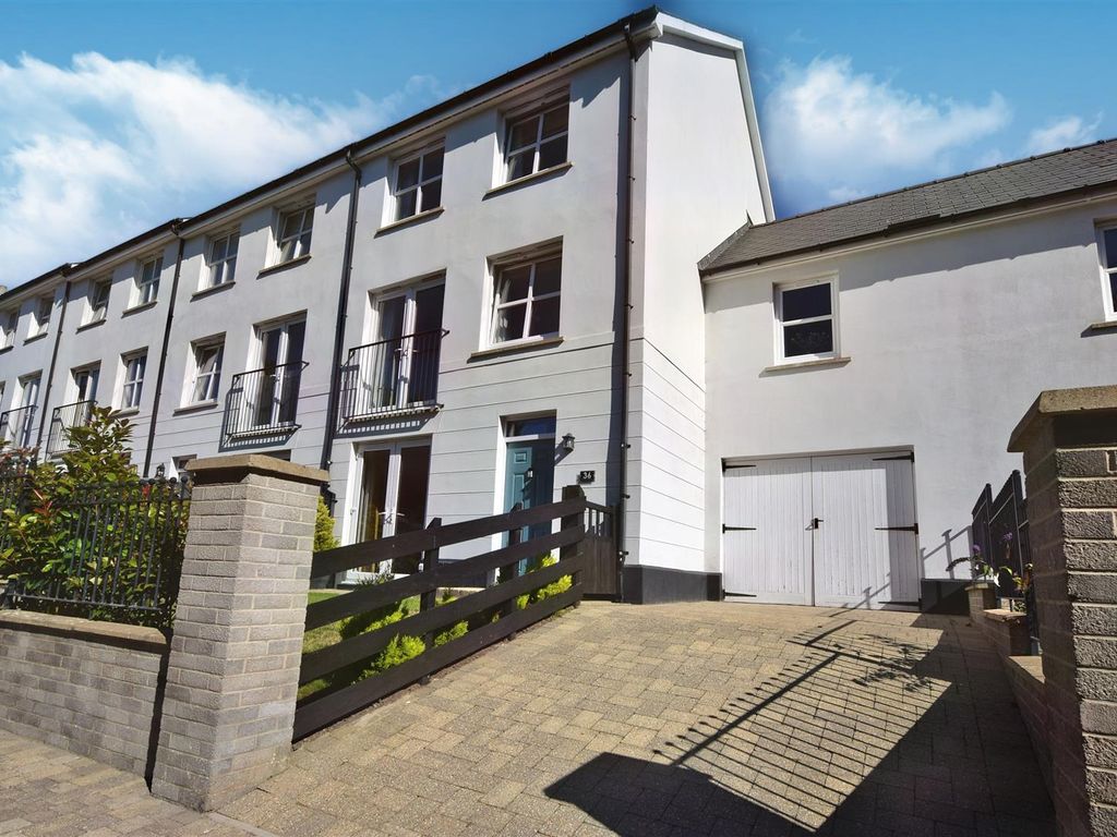 5 bed semidetached house for sale in Kensington Gardens, Haverfordwest