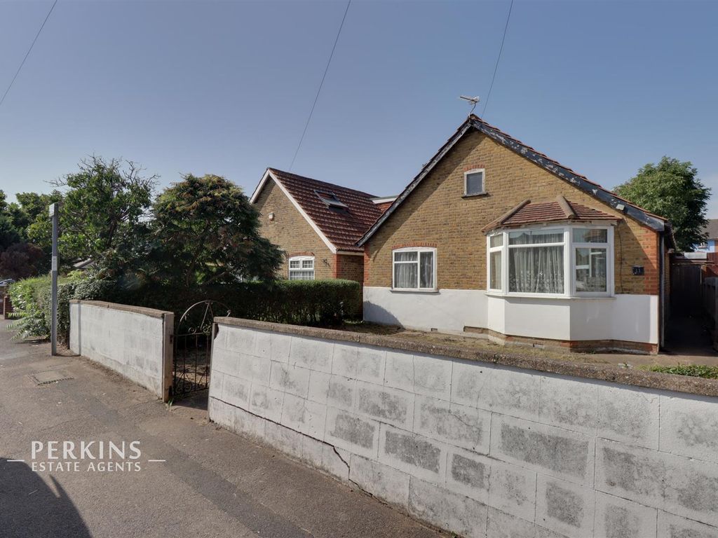 3 bed detached bungalow for sale in Copperfield Avenue, Uxbridge UB8, £