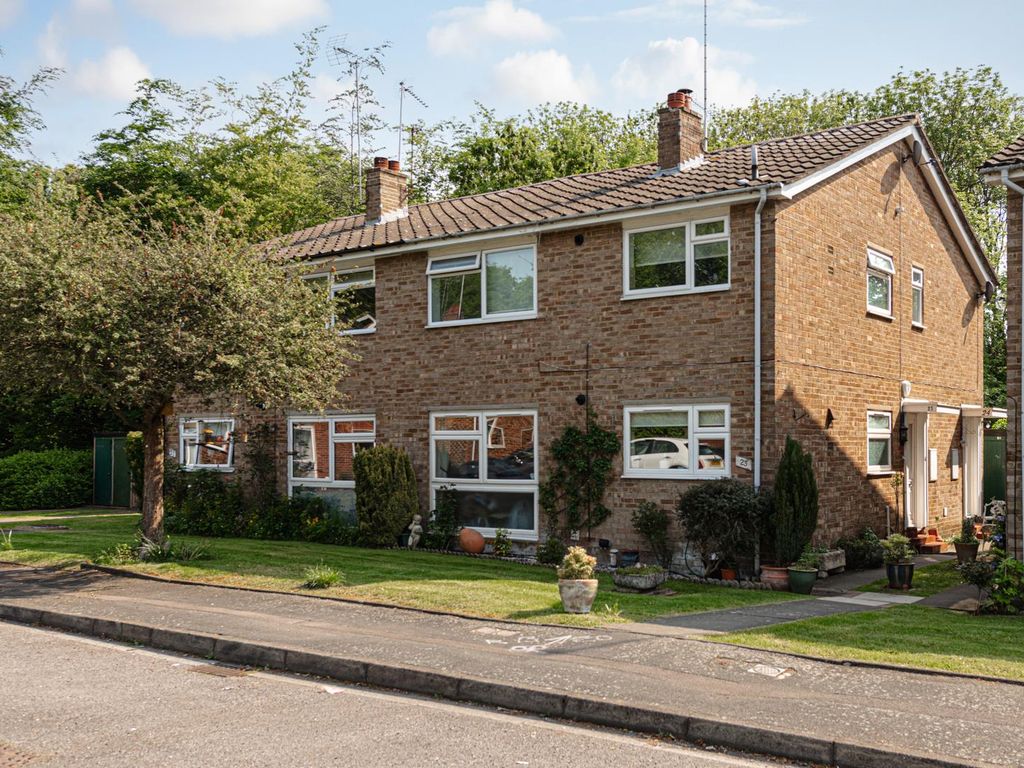 2 bed for sale in Warwick Gardens, Thames Ditton KT7 Zoopla