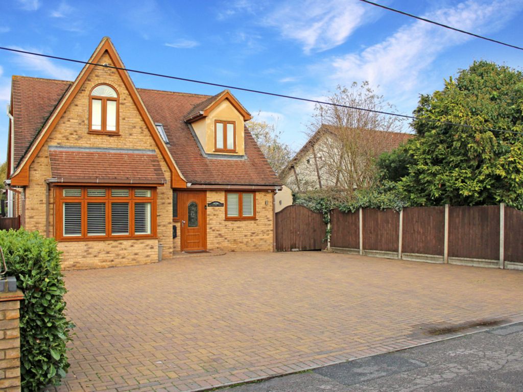 4 bed detached house for sale in Enfield Road, Wickford SS11 Zoopla