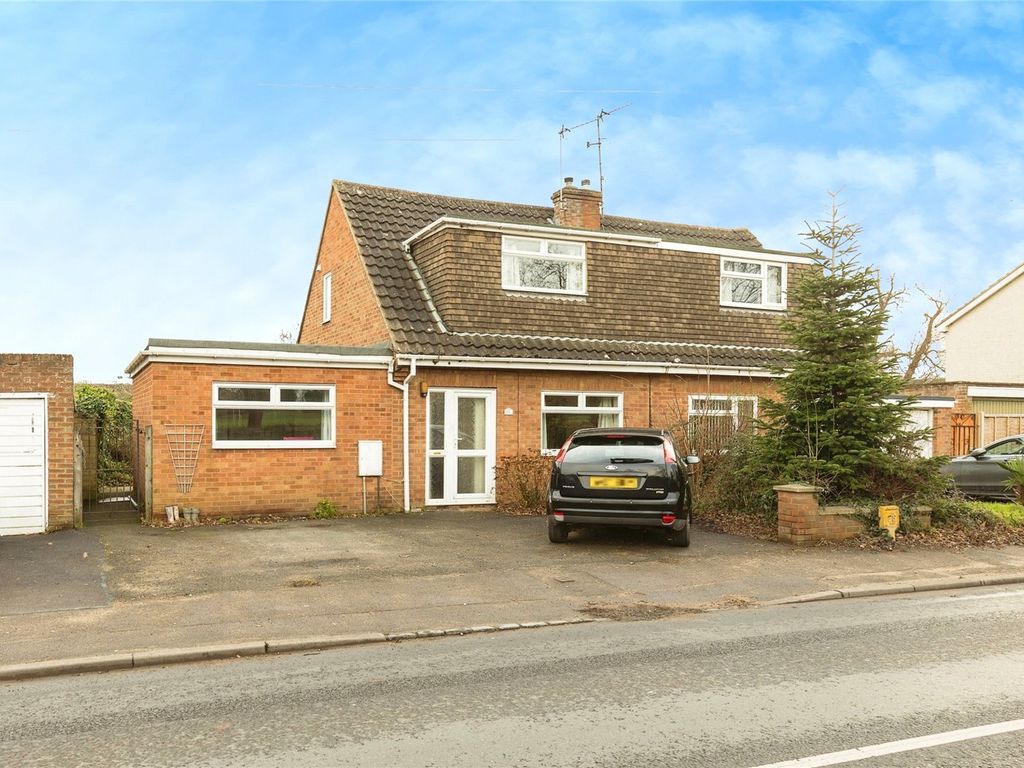 3 bed semidetached house for sale in Wymans Lane, Swindon Village