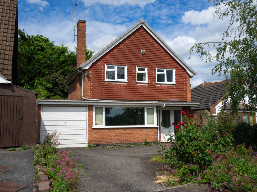 3 bed detached house for sale in Carisbrooke Avenue, Knighton
