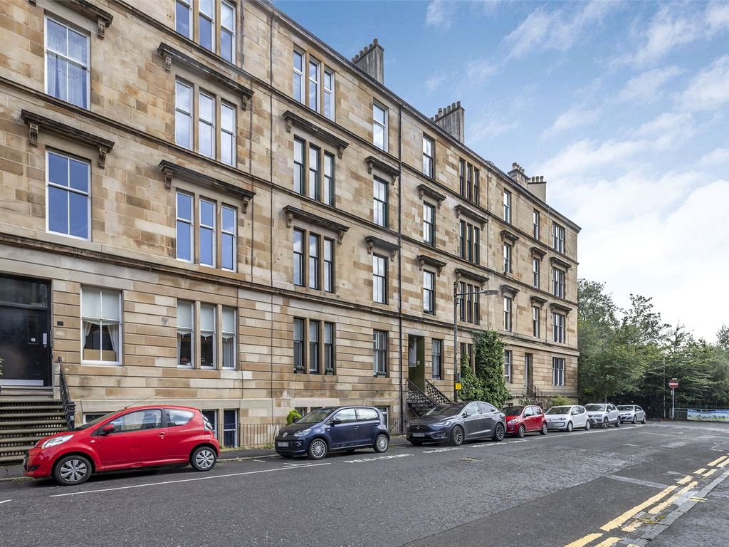 2 bed flat for sale in Otago Street, Hillhead, Glasgow G12, £259,000