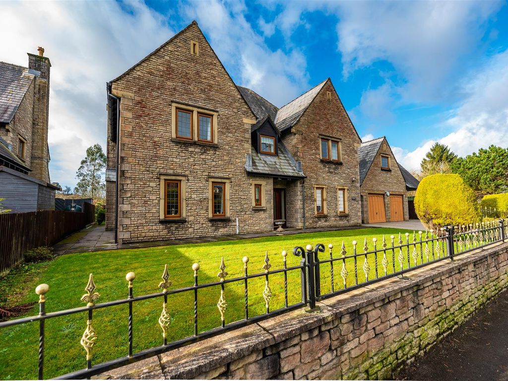 4 bed detached house for sale in Y Garreg Lwyd, Pontarddulais, Swansea