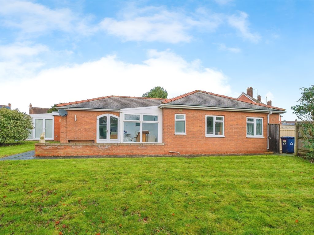 3 bed detached bungalow for sale in Dale Way, Sawston, Cambridge CB22