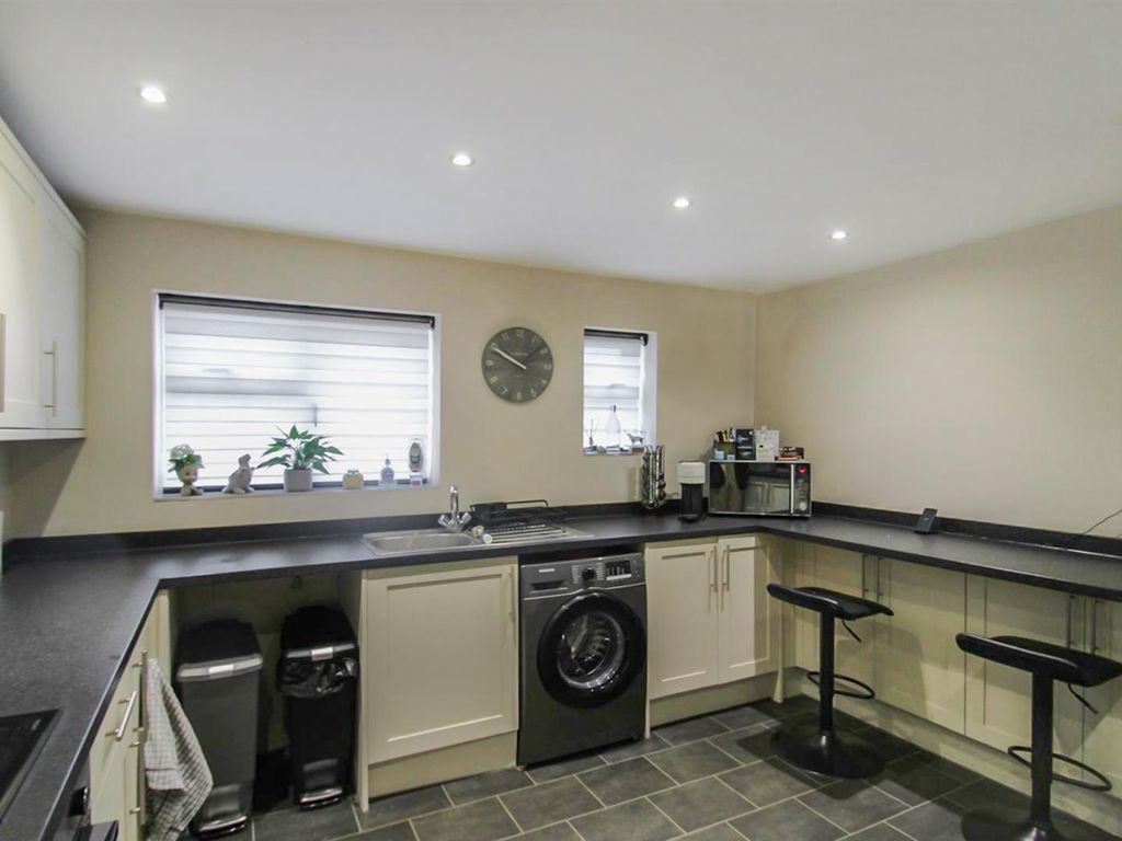 3 bed terraced house for sale in Dean Street, East Farleigh, Maidstone
