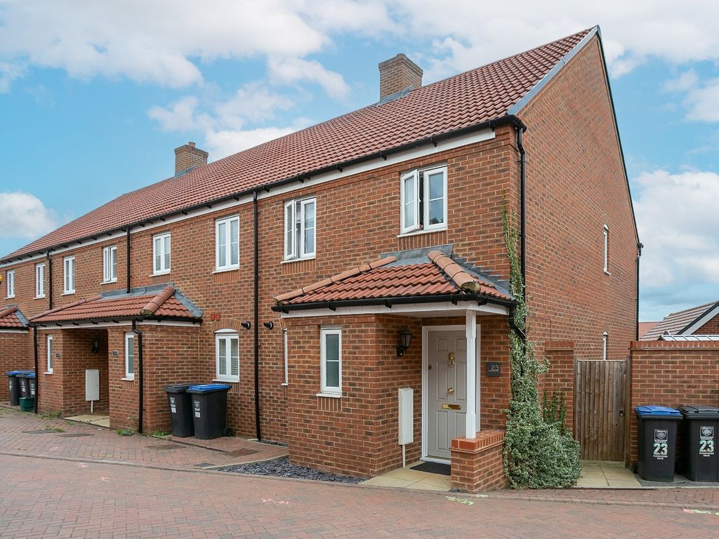 3 bed detached house for sale in Woodpecker Drive, Hemel Hempstead