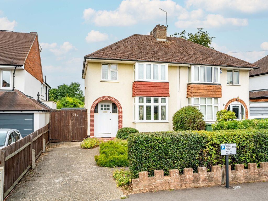 3 bed semidetached house for sale in Gurney Court Road, St. Albans