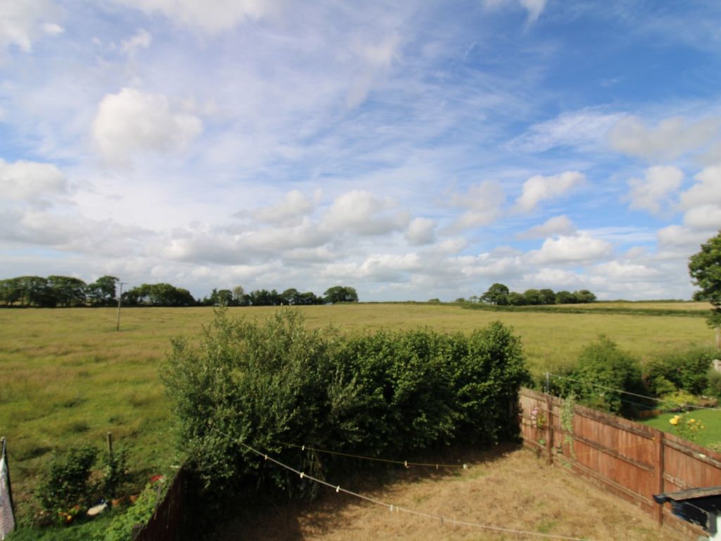 3 bed semidetached house for sale in Fountain Fields, High Bickington