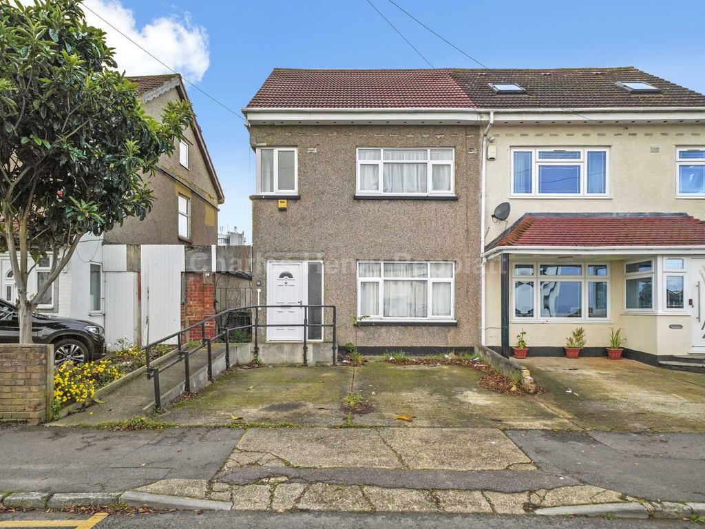 3 bed property for sale in Gledwood Drive, Hayes UB4 Zoopla