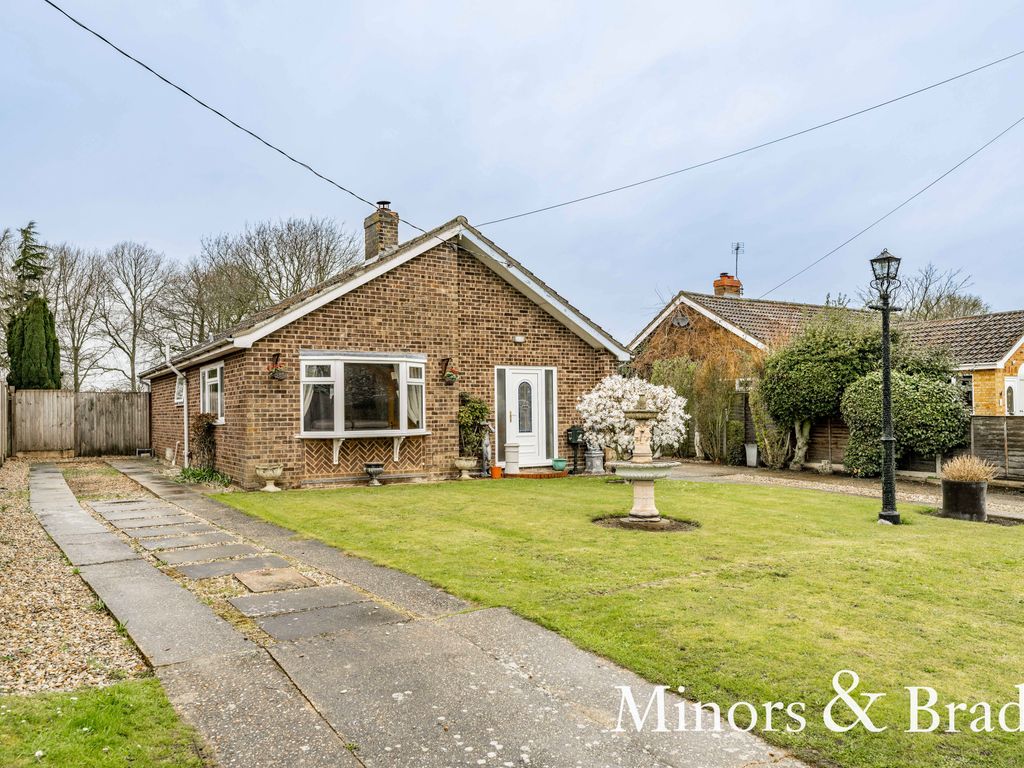 2 bed detached bungalow for sale in Wendling Road, Longham, Dereham