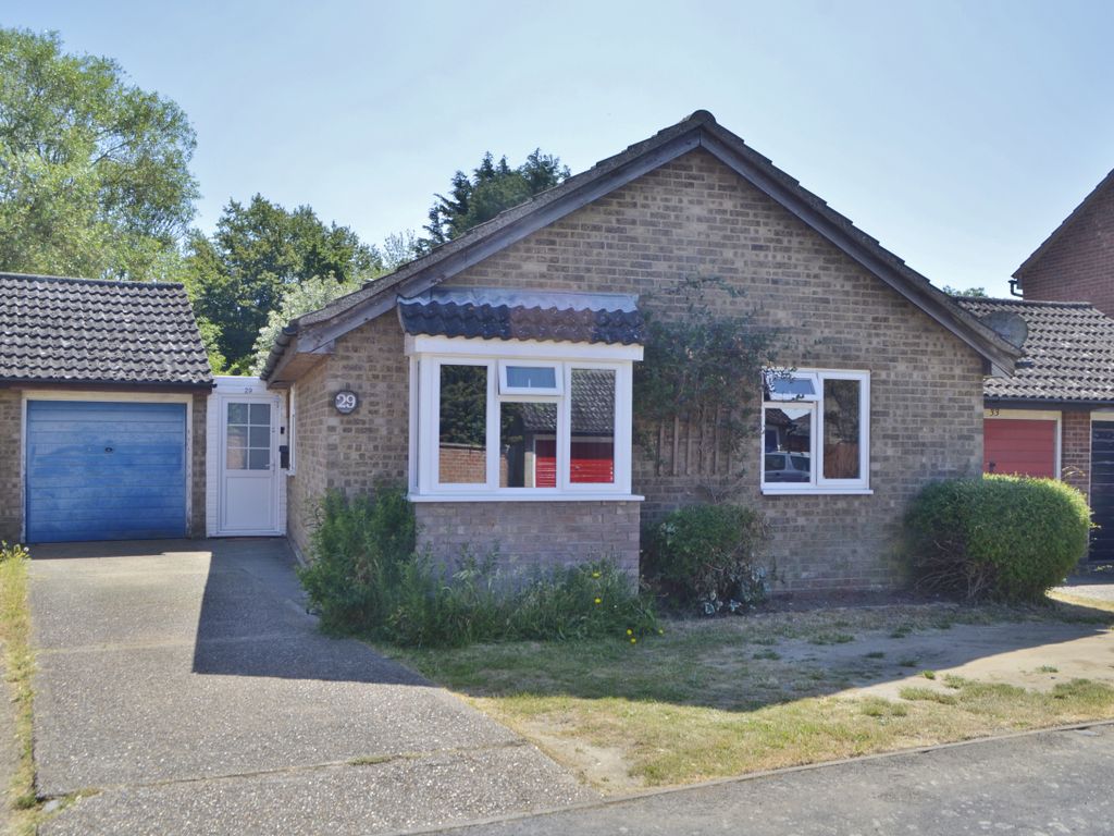 4 bed detached bungalow for sale in Jasmine Close, Trimley St. Martin
