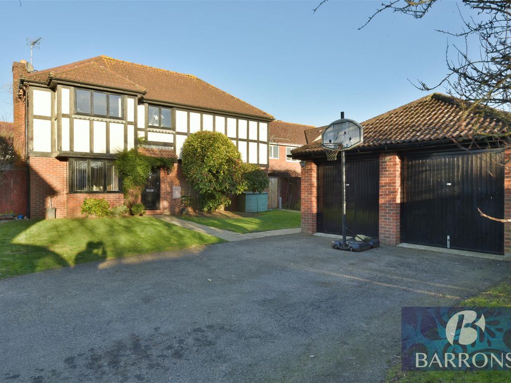 4 bed detached house for sale in Baytree Close, Cheshunt, Waltham Cross