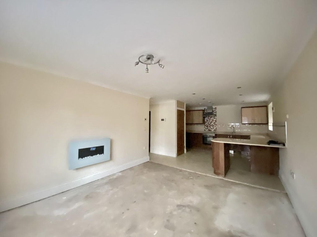 1 bed flat for sale in High Oaks House, 209 Swakeleys Road, Ickenham