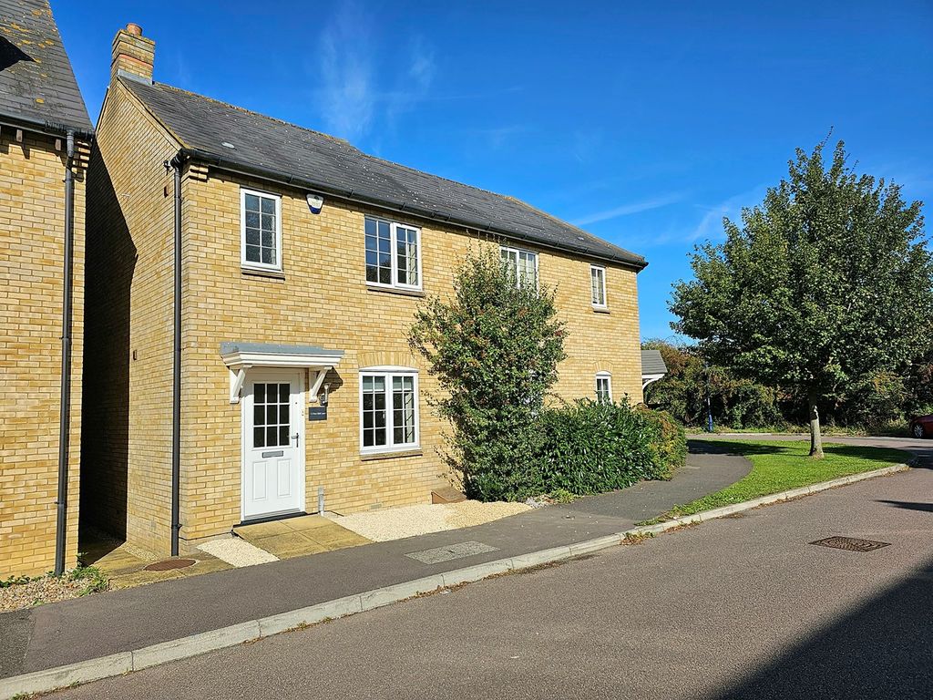 2 bed end terrace house for sale in New Hall Lane, Great Cambourne
