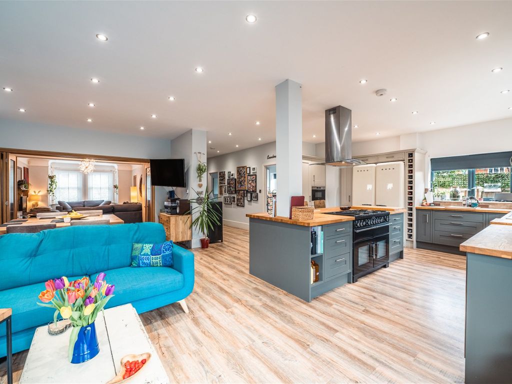 4 bed detached house for sale in Castle Lane, Chandler's Ford