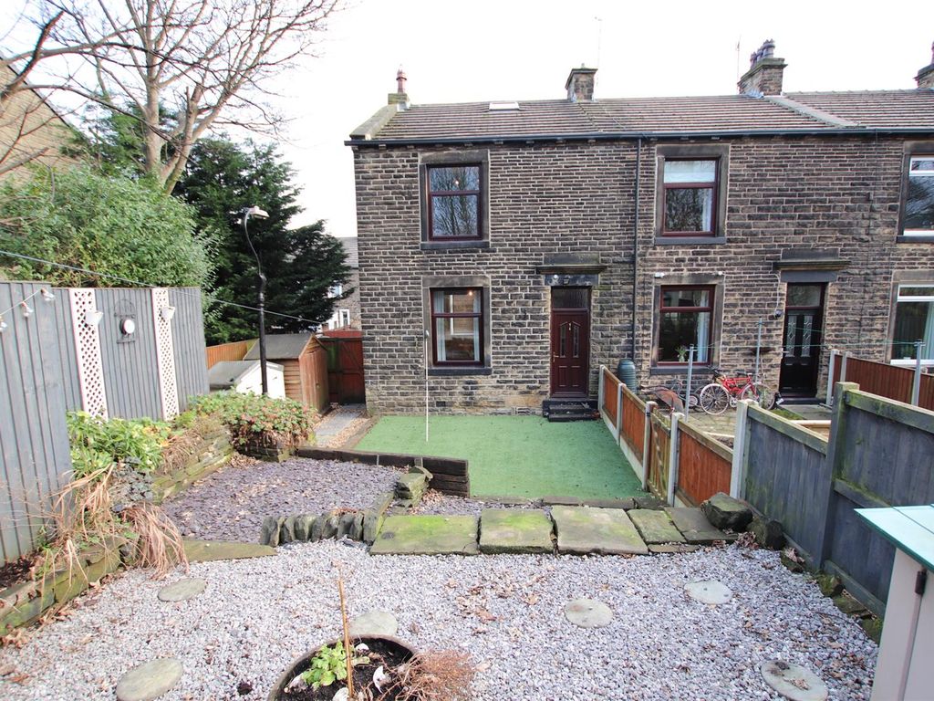 3 bed town house to rent in Springville Terrace, Idle, Bradford BD10