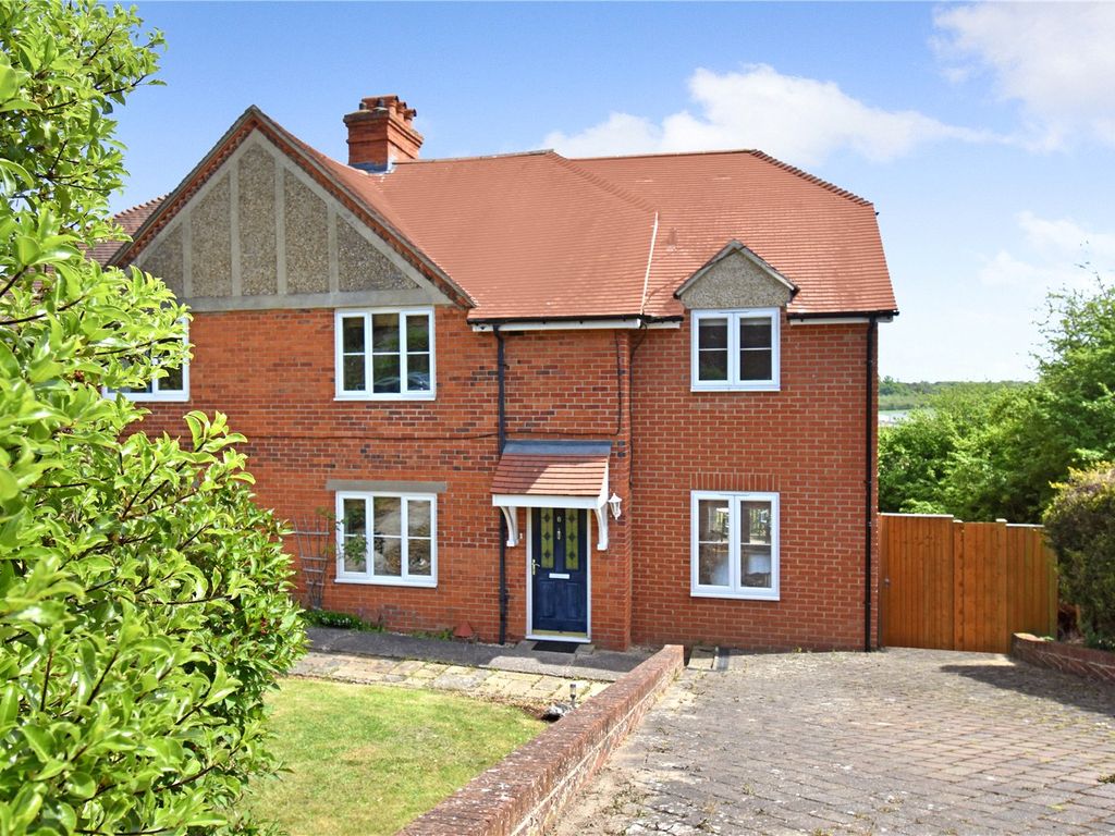4 bed semidetached house for sale in Link View, Oxford Road