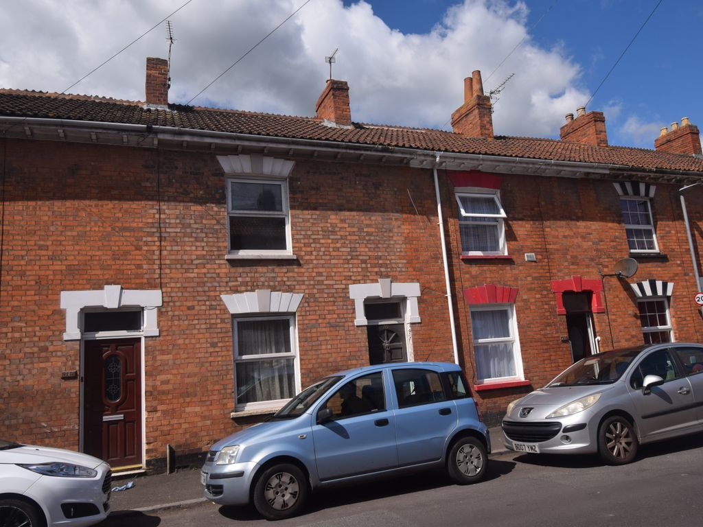 2 bed terraced house for sale in Wellington Road, Bridgwater TA6, £