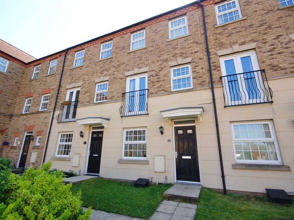 4 bed town house to rent in Squirrel Chase, Witham St. Hughs, Lincoln