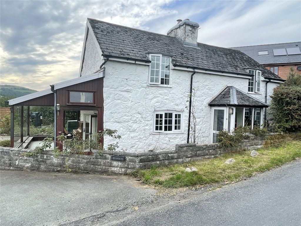 2 bed detached house for sale in Y Fan, Llanidloes, Powys SY18, £